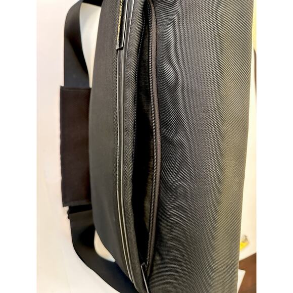 Mandarina Duck Laptop Bag Briefcase Messenger 17x13 Please Read - Picture 2 of 16